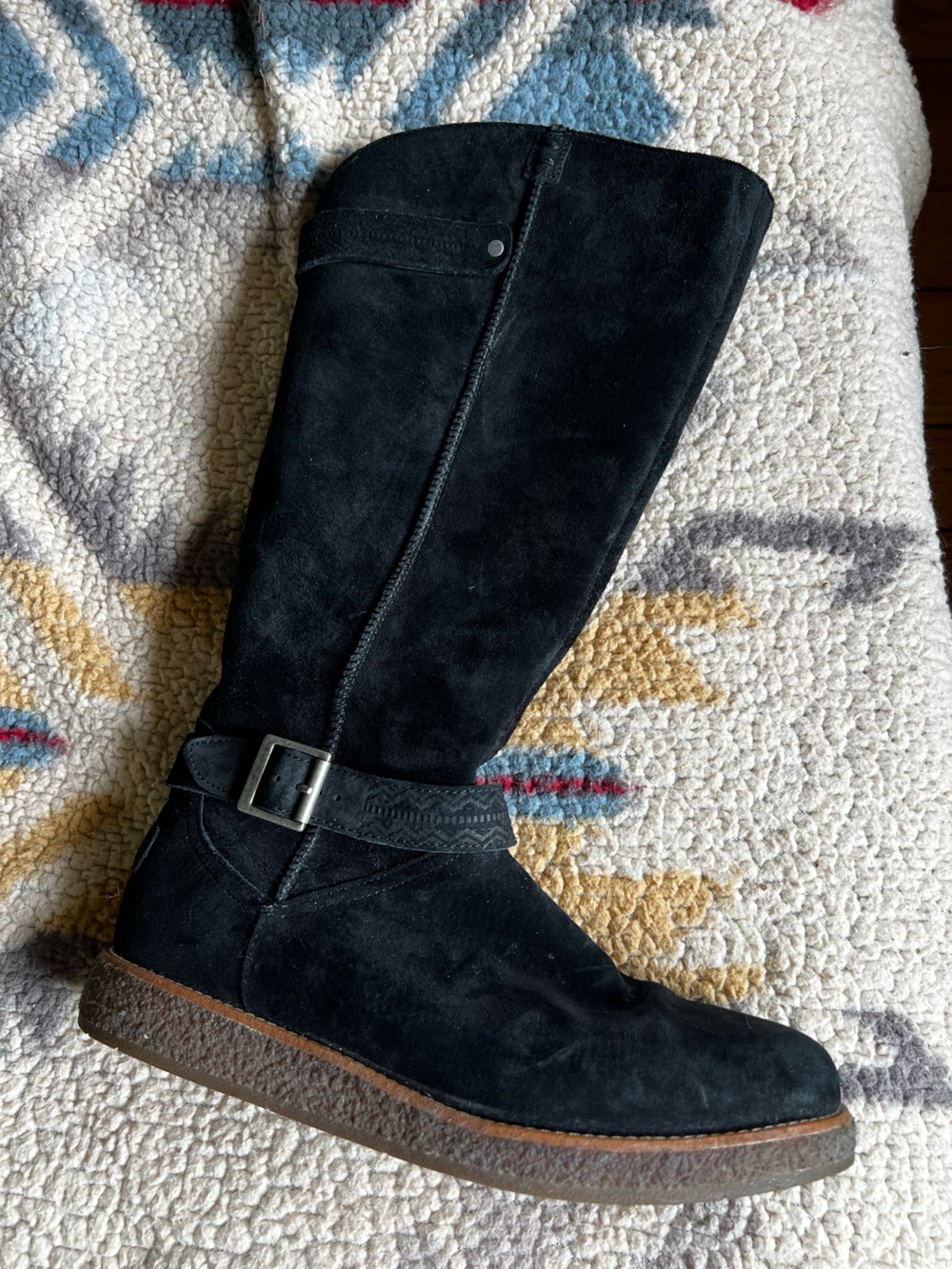 UGG gellar riding boot with Shearling Lined; zip-up